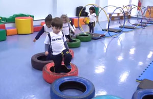 Aula de movimento: circuito na Educação Infantil