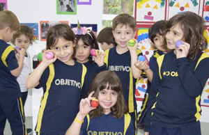 Objetivo Integral: alunos participam de exposição com o tema “Circo” - 2019